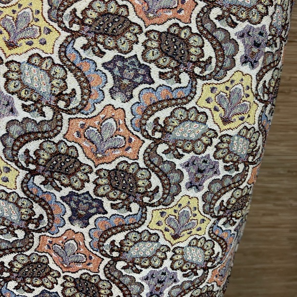 Modern tapestry skirt - Picture 2 of 3